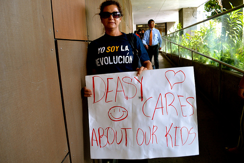 Parents rally in support of Superintendent Deasy.  |  Brianna Sacks