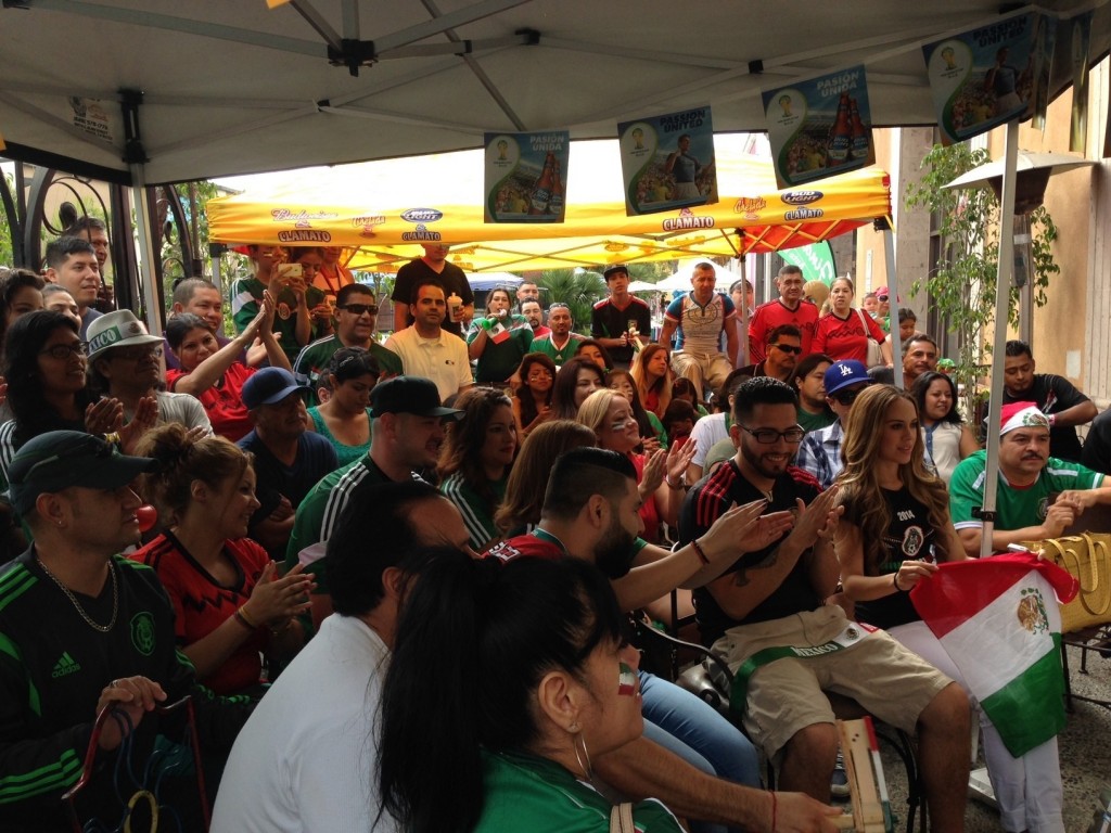 la-me-ln-soccer-fans-gather-at-plaza-mexico-in-lynwood-to-watch-world-cup-20140629